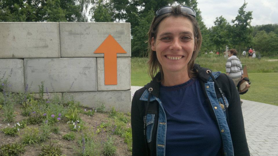 581089_216515111802643_980468511_n