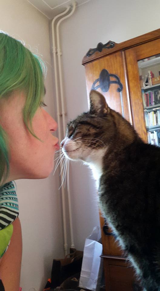 20150907 Kissing cuteness